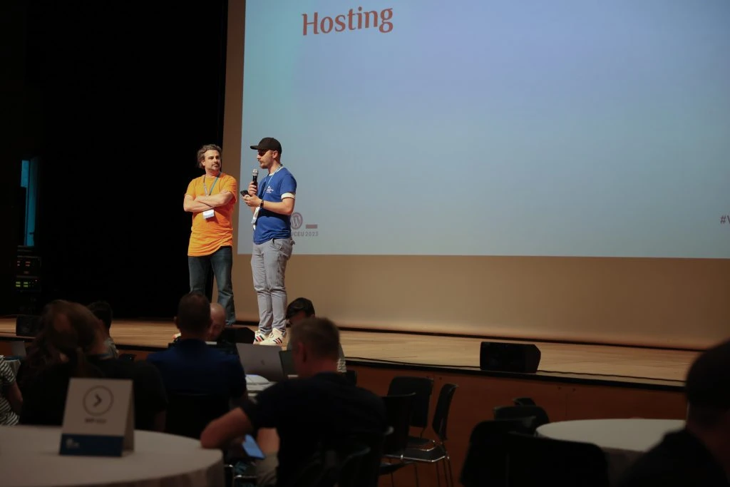 Javier on stage representing Hosting team at the 2023 WordCamp Europe's Contributor Day